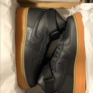 Nike Air Force 1 Hi SE (Black)